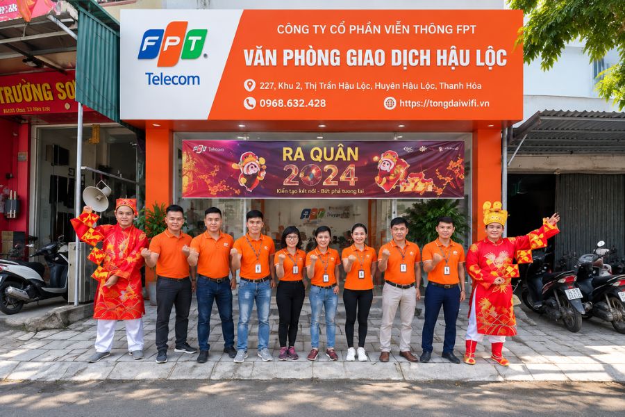 Lắp mạng FPT Hậu Lộc hỗ trợ khách hàng tại văn phòng giao dịch